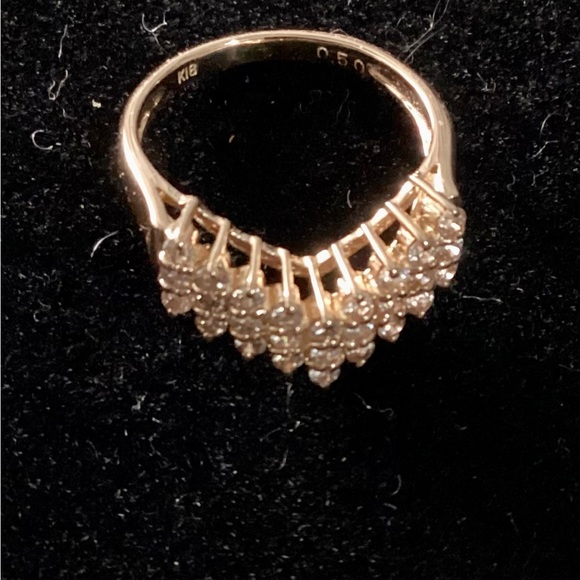 K18 V Ring with Natural Diamond 0.50 Carat - Picture 4 of 13